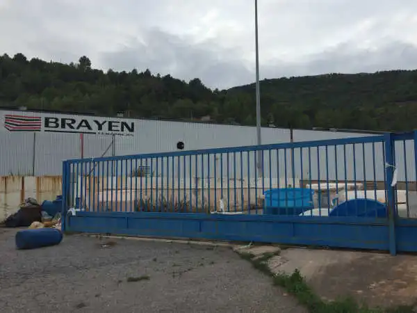 Vista exterior de Nave industrial en venta en Llucena / Lucena del Cid