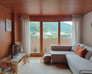 Living room of Flat for sale in Ribes de Freser  with Heating, Furnished and Balcony