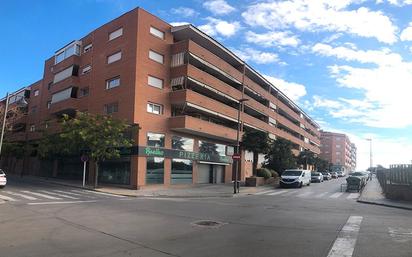 Vista exterior de Local en venda en Tàrrega amb Aire condicionat