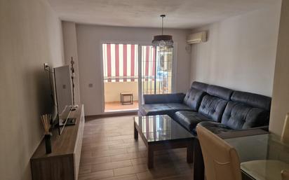 Sala d'estar de Pis en venda en Marbella amb Terrassa, Traster i Moblat