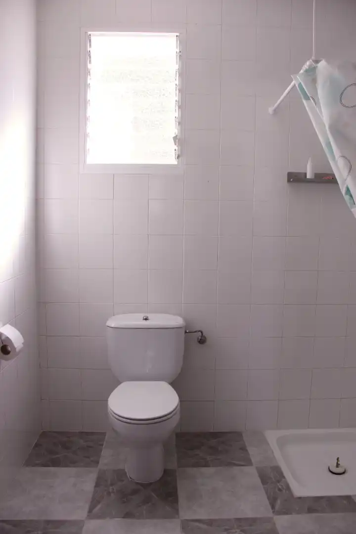 Bany de Casa o xalet en venda en Benaocaz amb Jardí privat, Terrassa i Traster