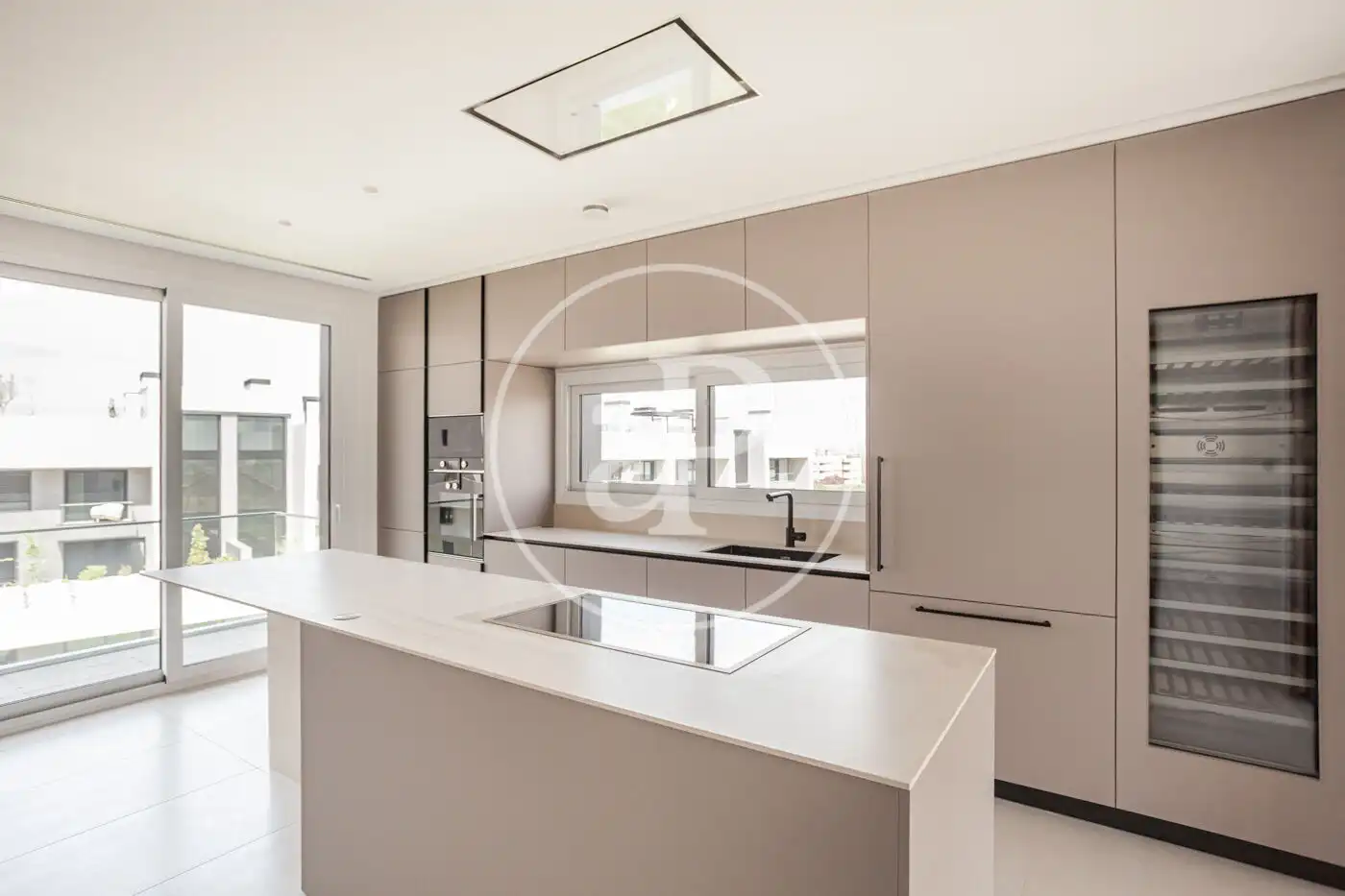 Kitchen of Flat for rent in Pozuelo de Alarcón  with Air Conditioner, Heating and Private garden