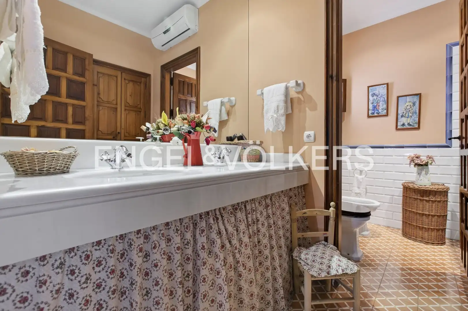 Baño de Casa o chalet en venta en Écija con Aire acondicionado, Calefacción y Jardín privado