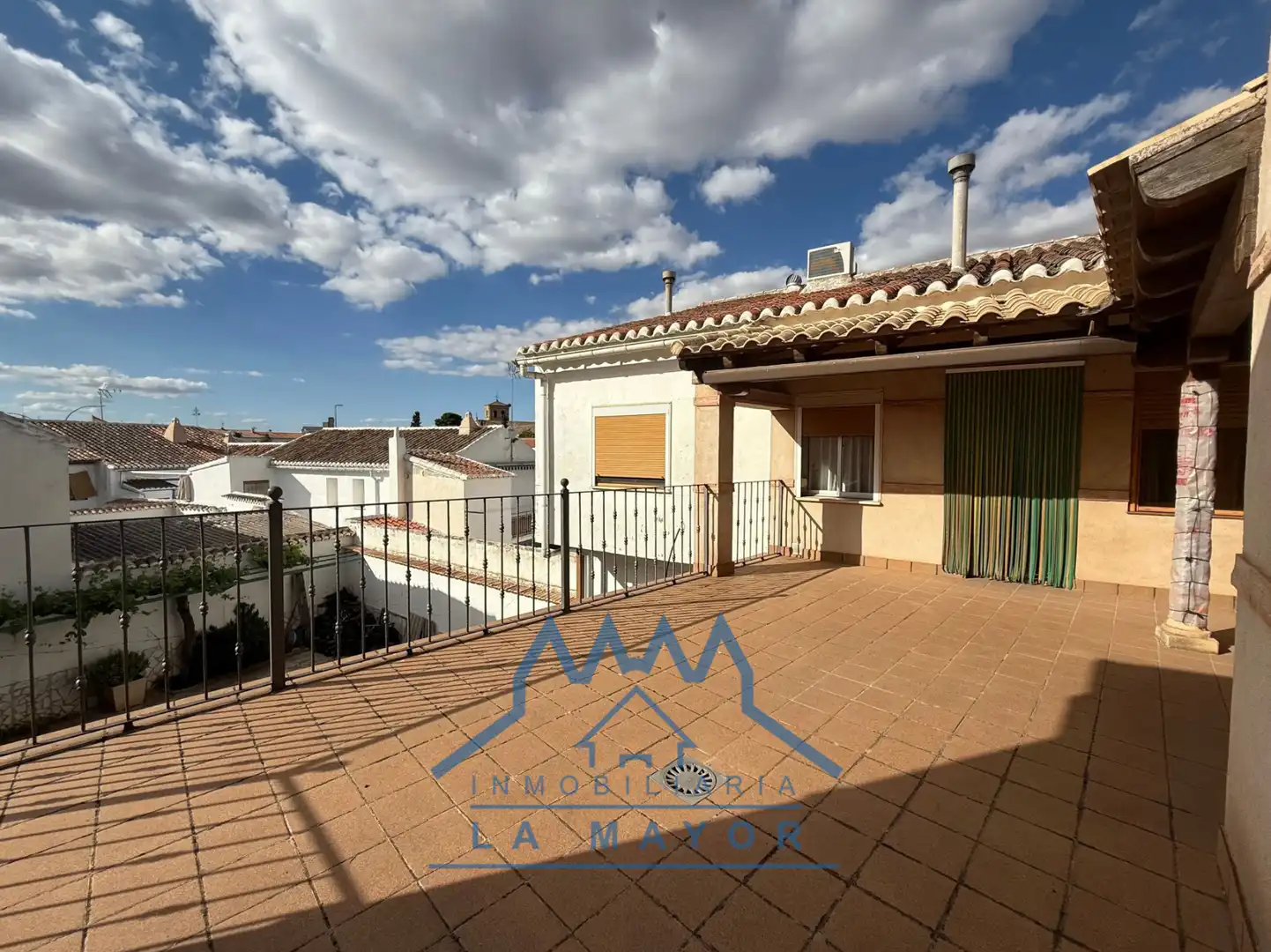 Vista exterior de Casa o xalet en venda en Almagro amb Jardí privat, Terrassa i Traster