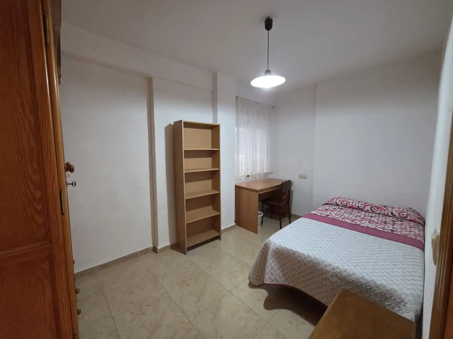 Bedroom of Flat for rent in Granada  with Furnished, Oven and Washing machine