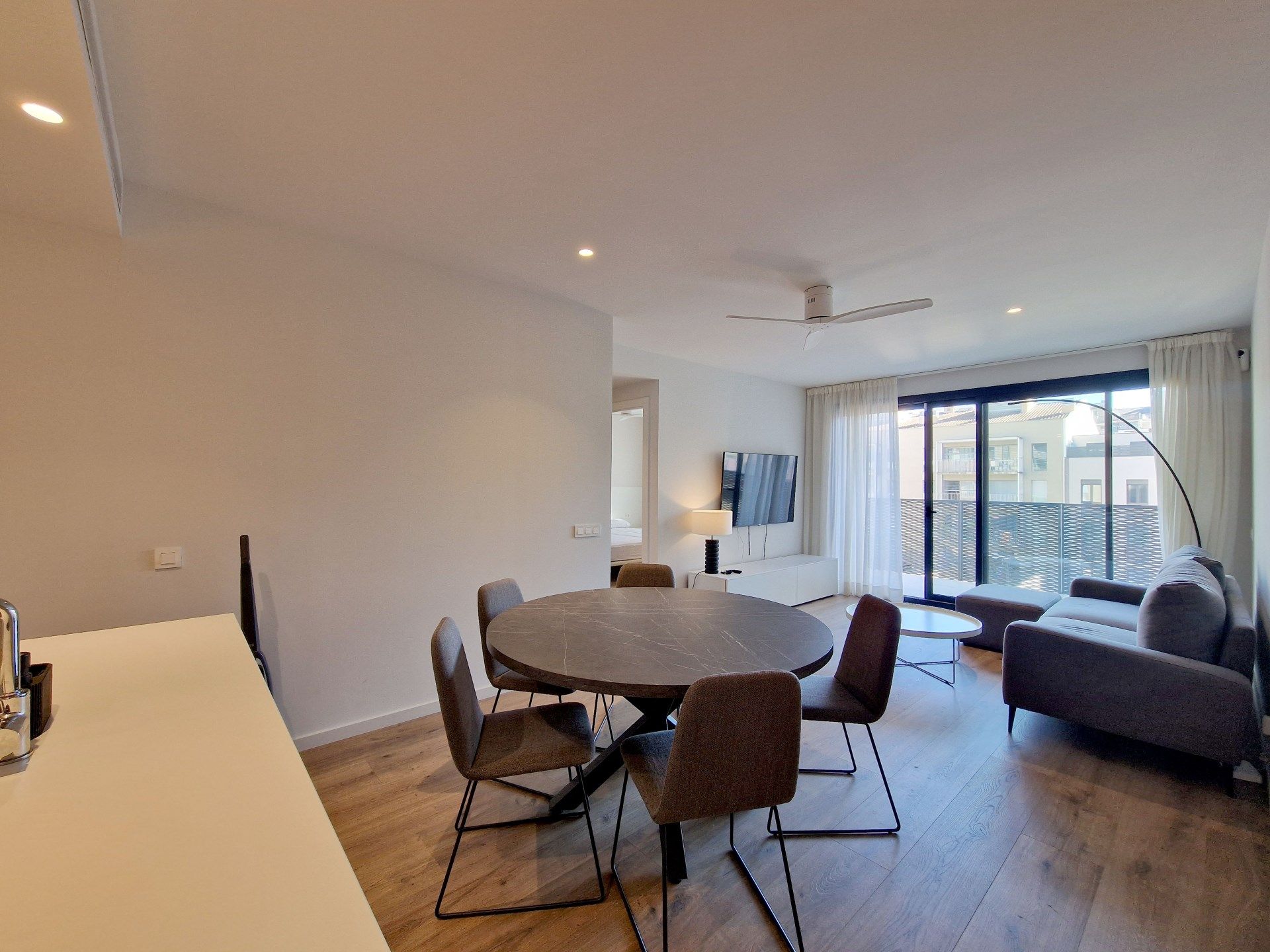 Comedor de Piso de alquiler en Girona Capital con Aire acondicionado, Calefacción y Terraza