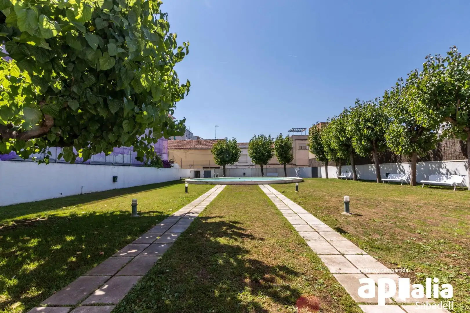 Jardín de Piso en venta en Sabadell con Aire acondicionado, Calefacción y Piscina comunitaria