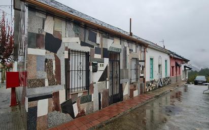 Vista exterior de Casa o xalet en venda en Molinaseca amb Jardí privat