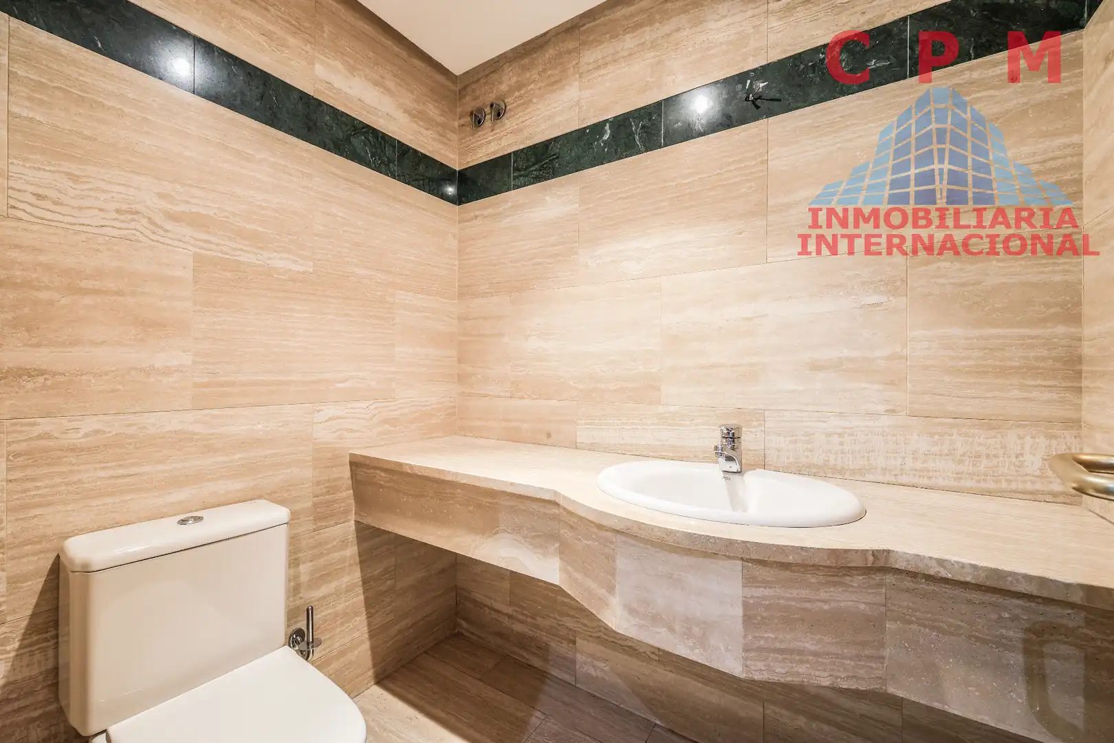 Bathroom of Houses for rent in Madrid  with Air Conditioner, Heating and Private garden