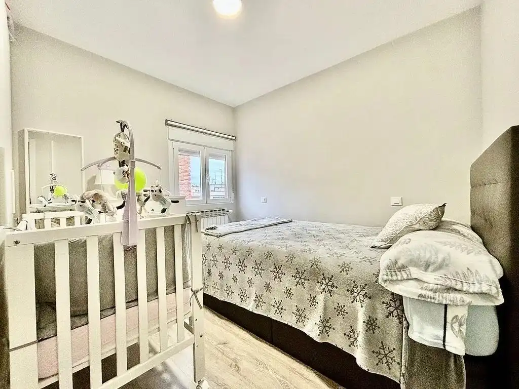 Habitación de Piso de alquiler en Madrid con Aire acondicionado y Amueblado