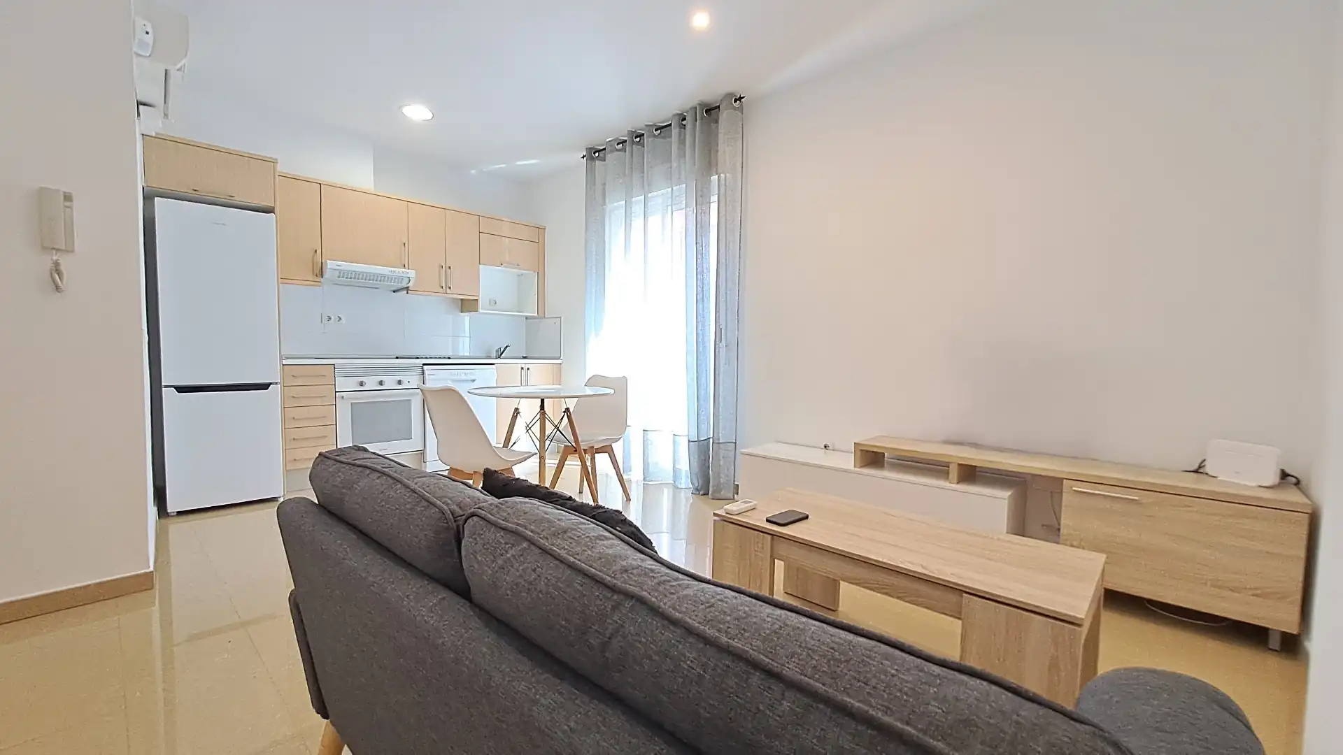 Sala de estar de Apartamento de alquiler en Tarragona con Aire acondicionado, Amueblado y Horno