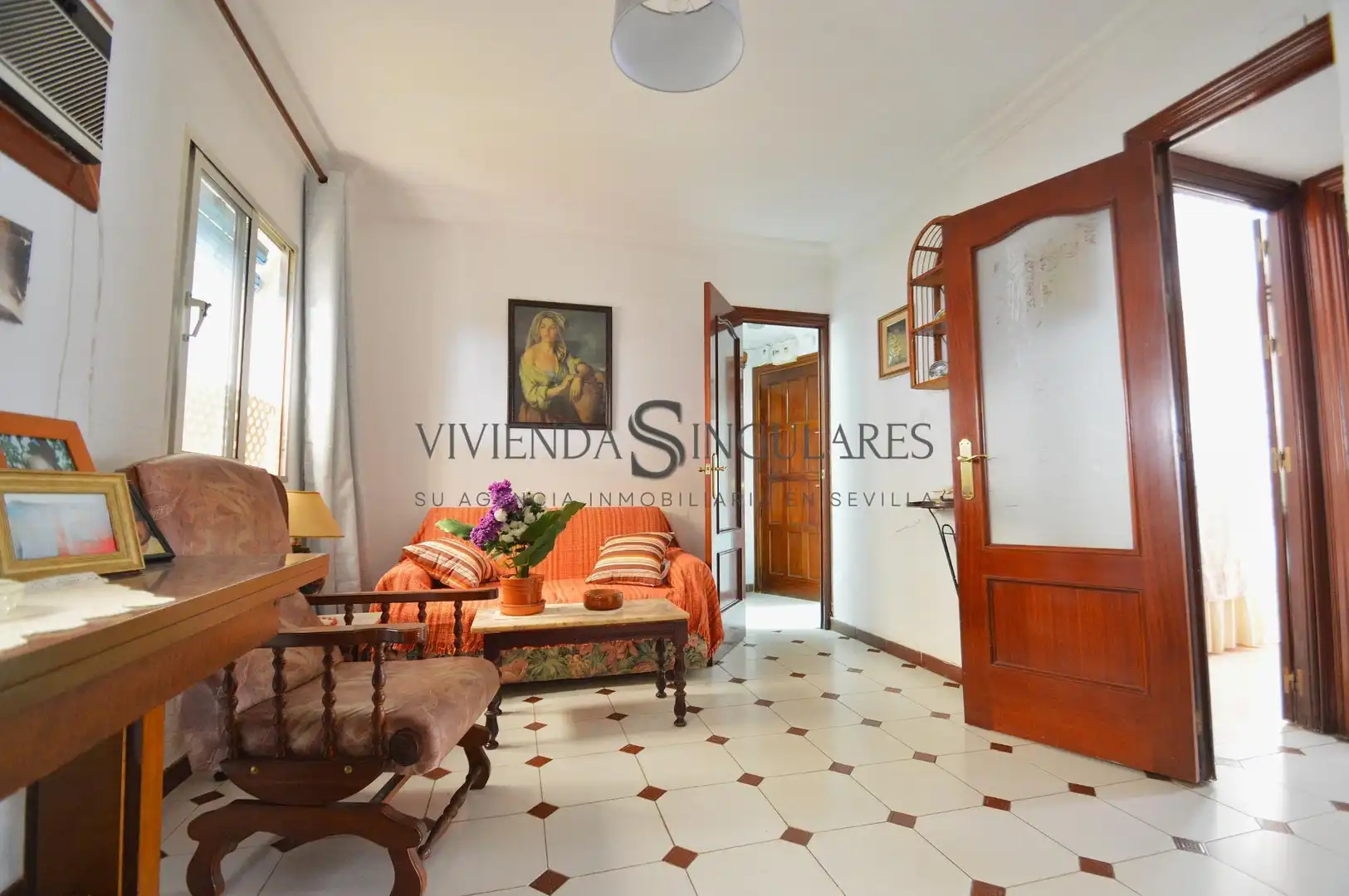 Living room of Flat for sale in Sevilla  with Air Conditioner and Storage room