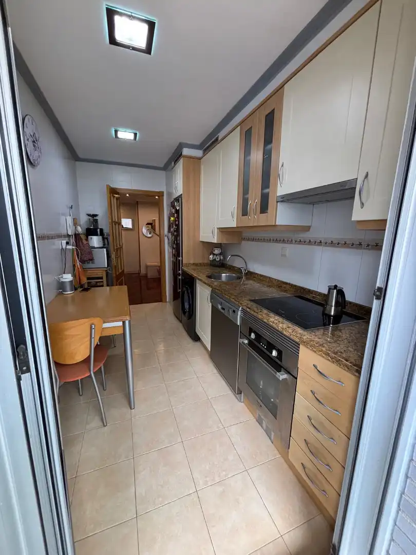 Cocina de Piso en venta en Oviedo  con Calefacción, Parquet y Trastero