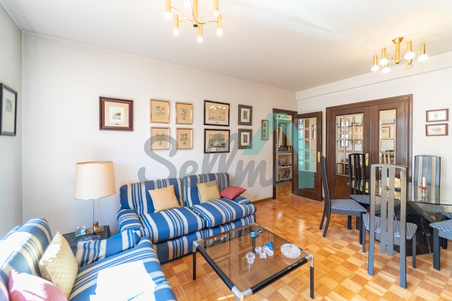 Living room of Flat for sale in Oviedo   with Heating, Parquet flooring and Storage room