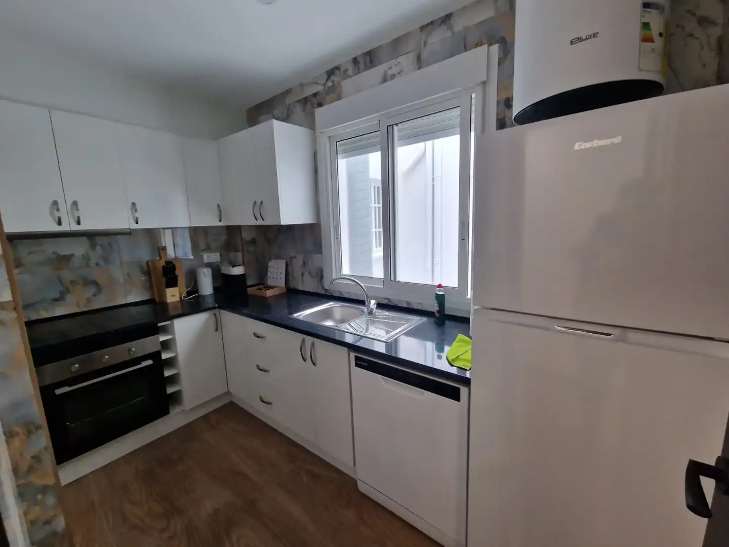 Cuina de Apartament en venda en Torrevieja amb Aire condicionat, Terrassa i Moblat