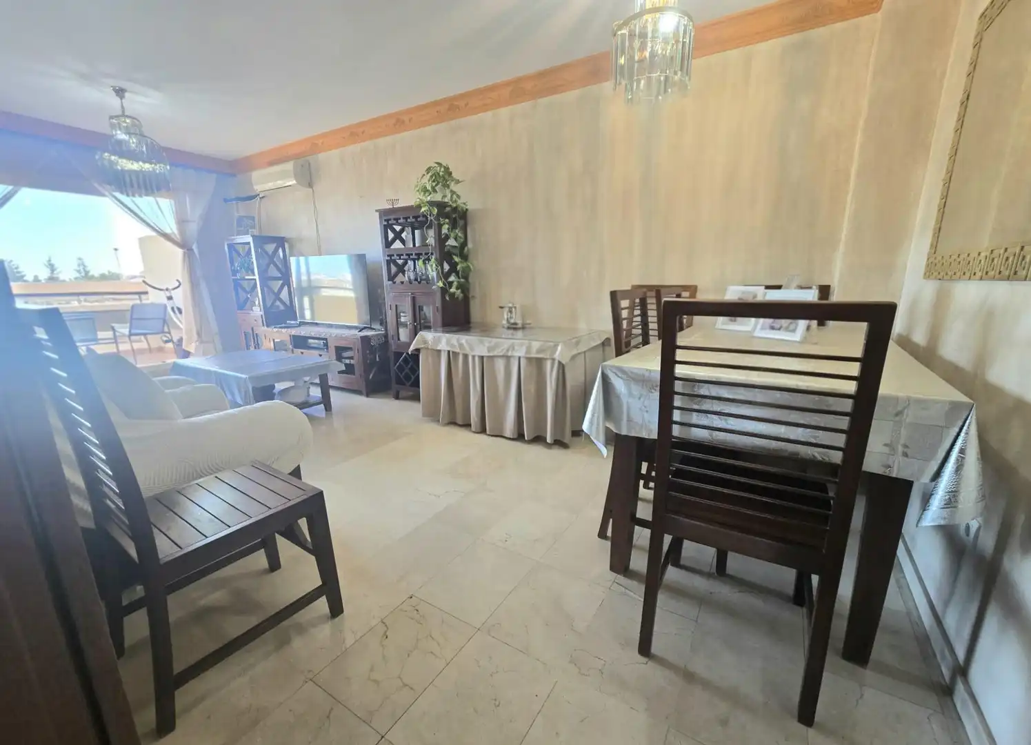 Menjador de Pis en venda en Mijas amb Aire condicionat, Jardí privat i Terrassa
