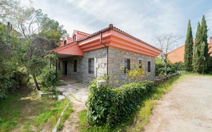 Vista exterior de Casa o xalet en venda en Torrelodones amb Terrassa i Balcó