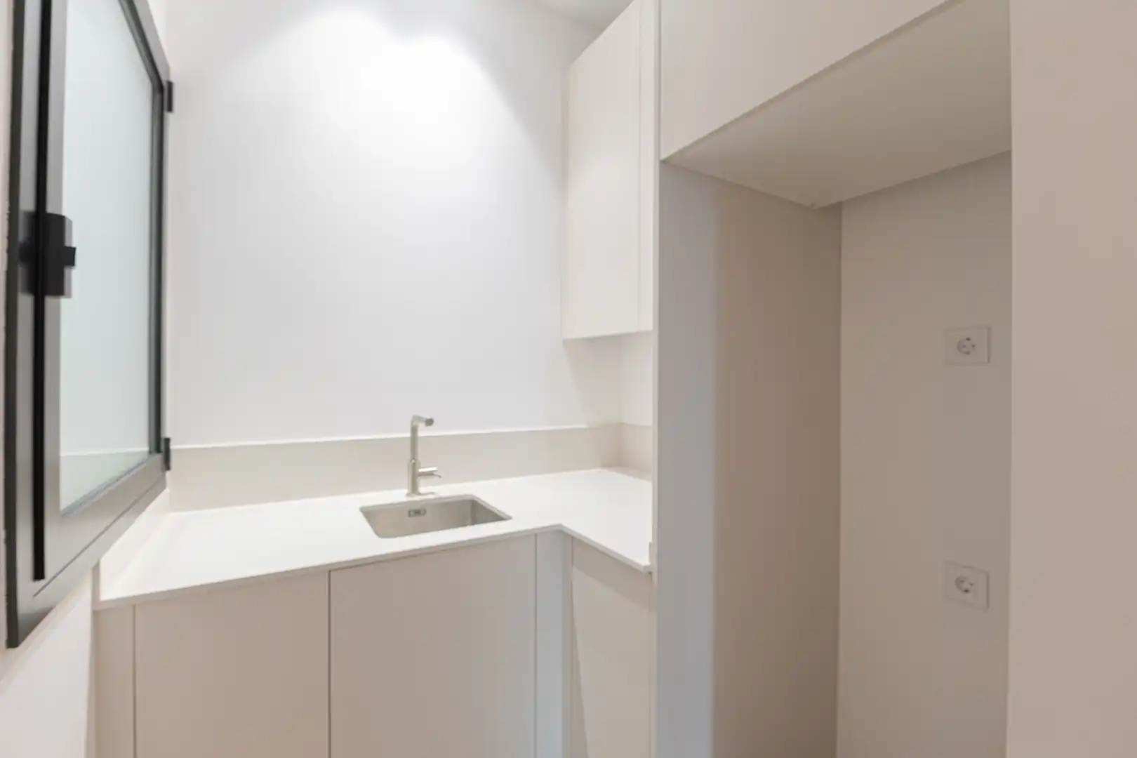Küche von Wohnung zum Verkauf in Barcelona mit Klimaanlage, Heizung und Balkon