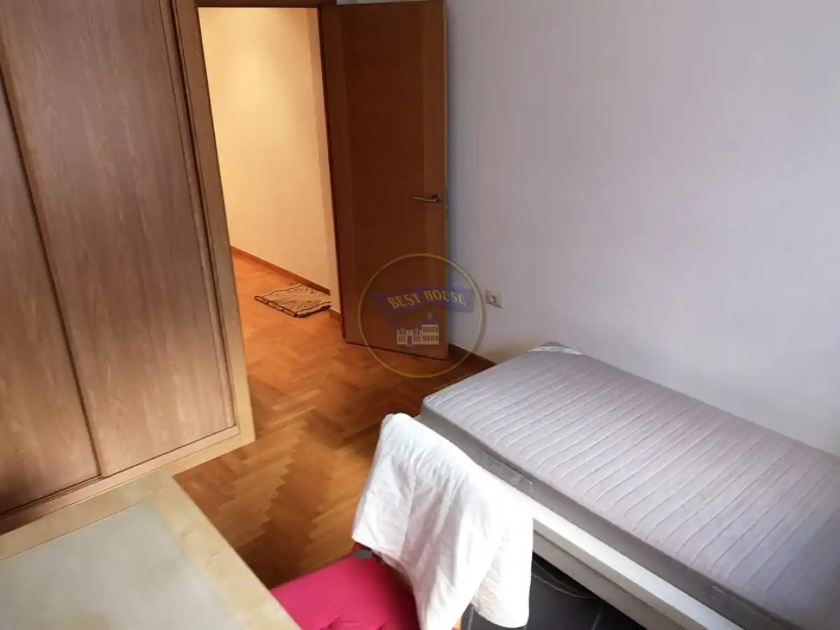 Flat for rent in Vigo   with Heating, Parquet flooring and Furnished