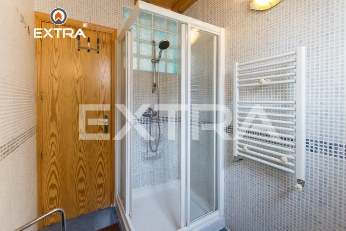Baño de Ático de alquiler en Madrid con Aire acondicionado, Calefacción y Terraza