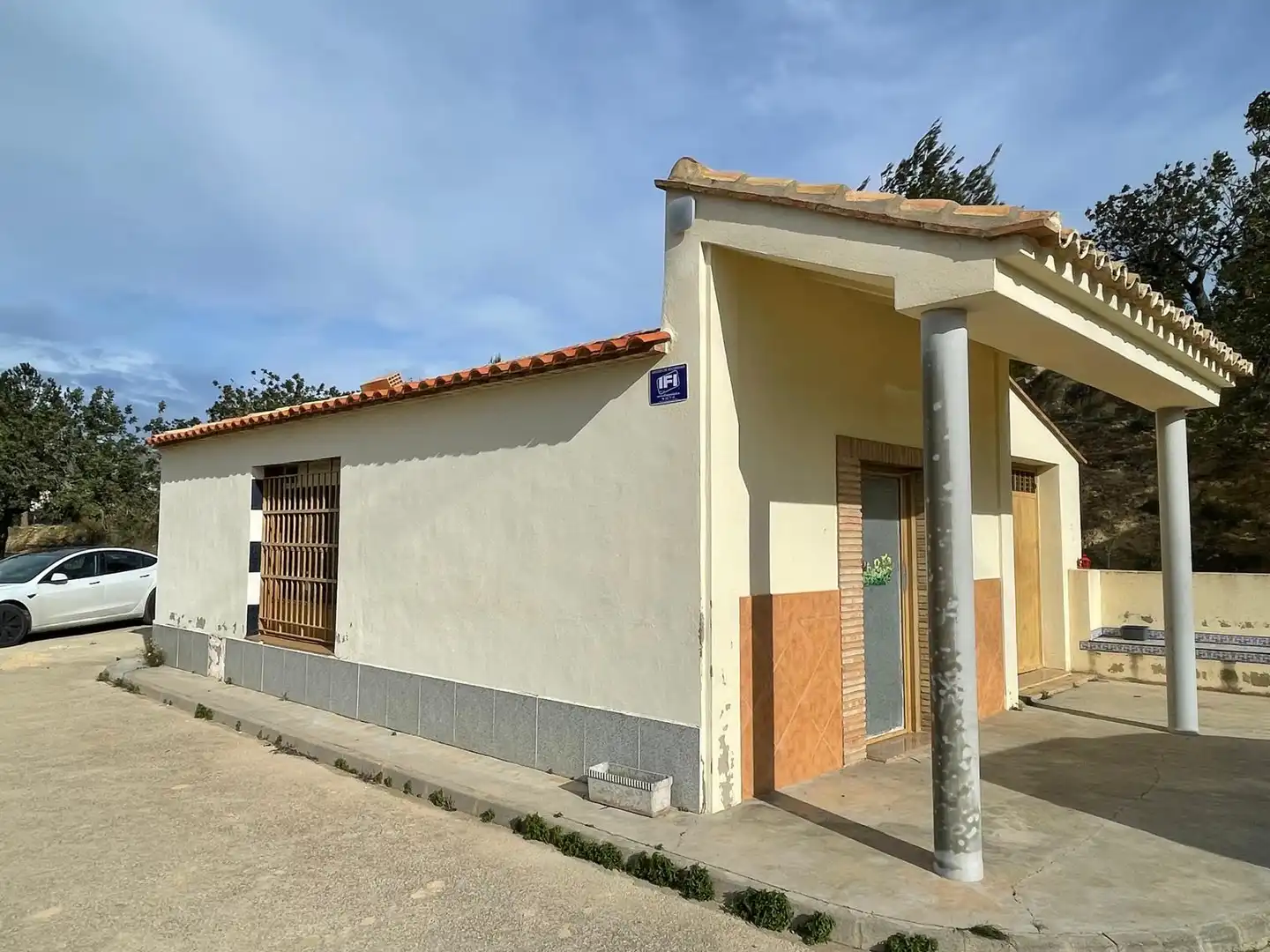 Exterior view of Houses for sale in Buñol, Valencia