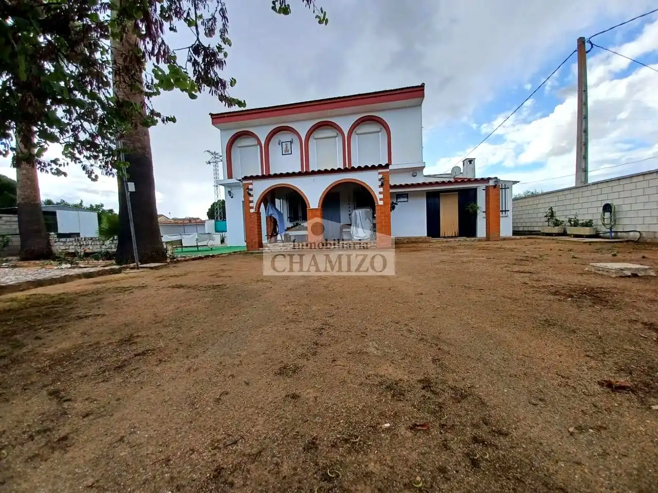 Vista exterior de Casa o xalet en venda en Villanueva de la Serena amb Aire condicionat, Calefacció i Jardí privat