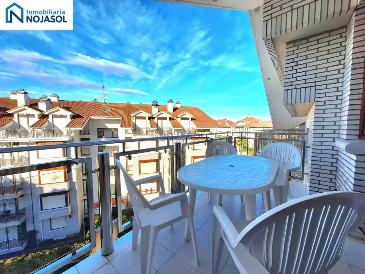 Apartament amb terrassa de lloguer a Calle el casar 10