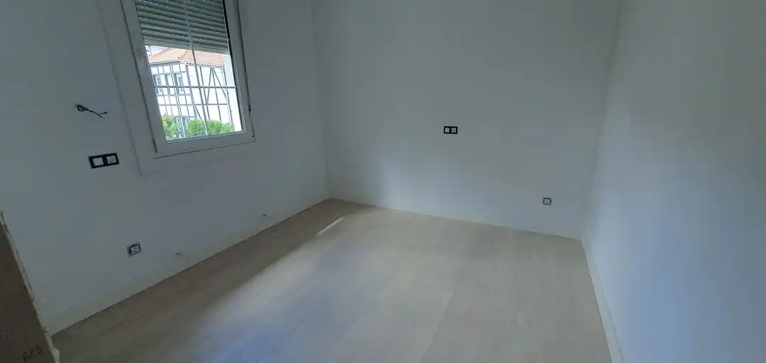 Dormitori de Casa adosada en venda en Bilbao  amb Aire condicionat, Calefacció i Jardí privat
