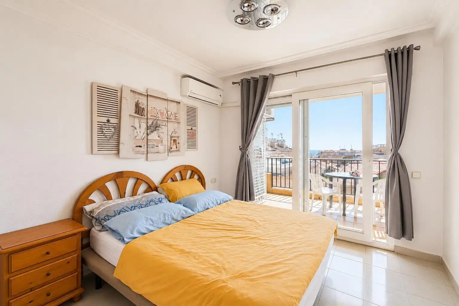 Dormitori de Àtic en venda en Torrevieja amb Aire condicionat, Moblat i Rentadora