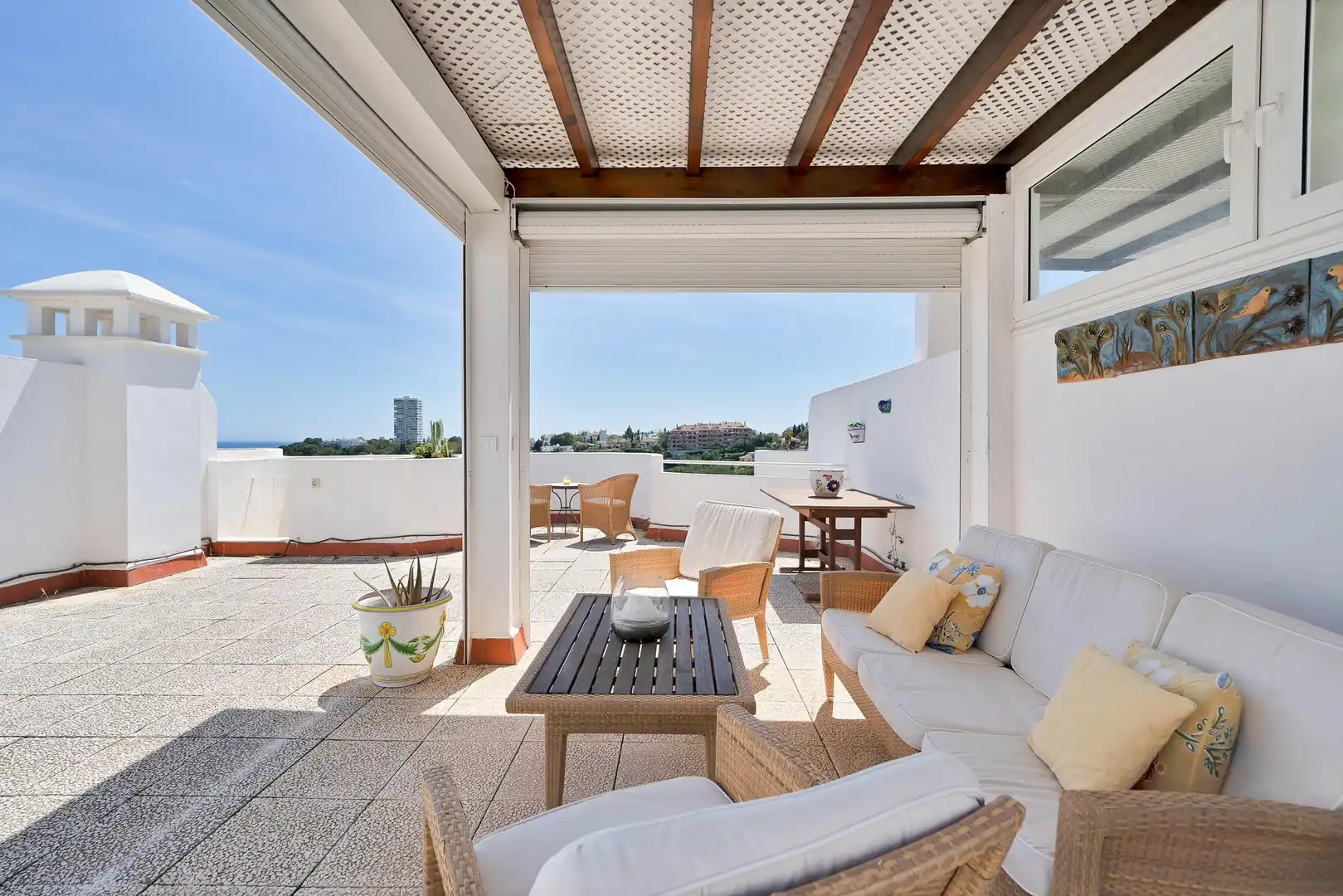 Terraza de Ático de alquiler en Marbella con Aire acondicionado, Calefacción y Jardín privado