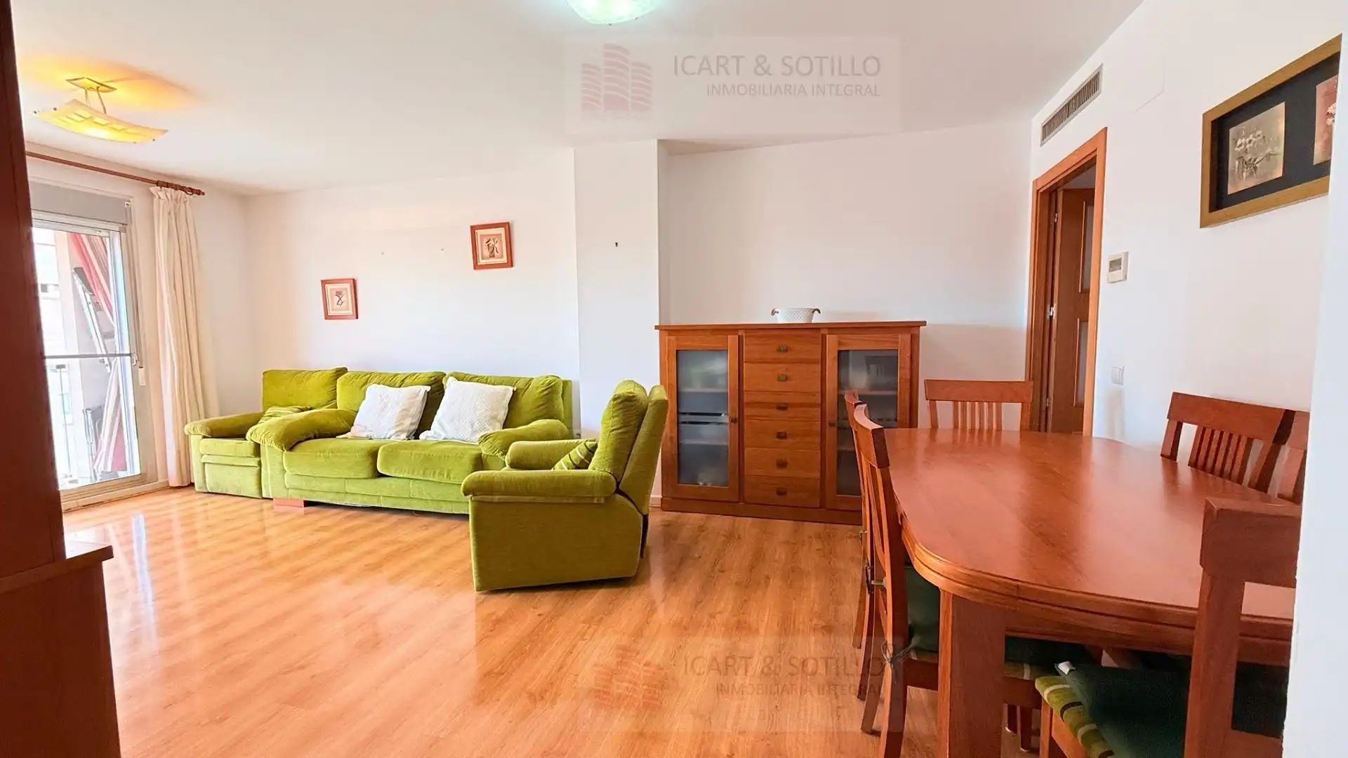 Sala de estar de Piso en venta en Vinaròs con Aire acondicionado, Calefacción y Parquet