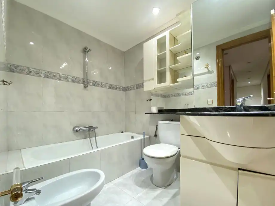 Bathroom of Flat for sale in Vitoria - Gasteiz  with Heating, Terrace and Storage room