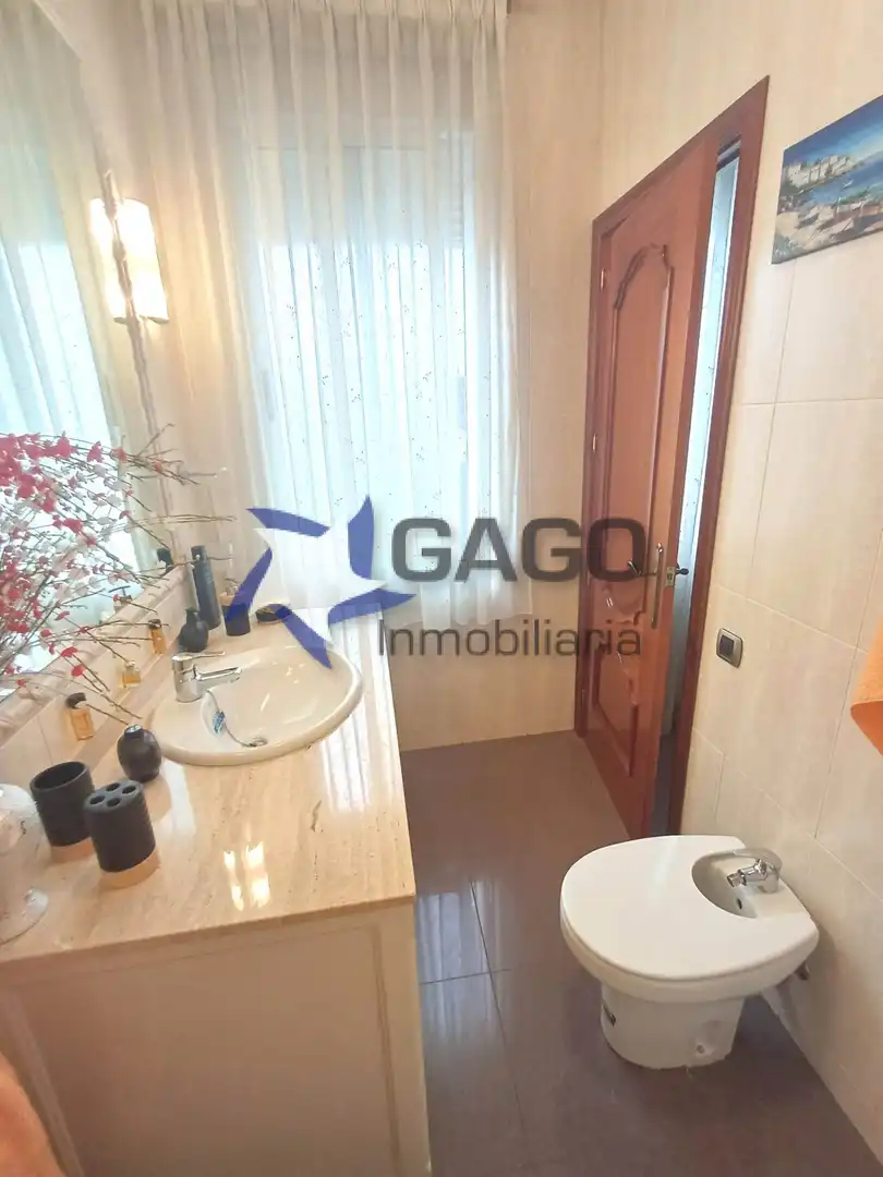 Badezimmer von Wohnung zum Verkauf in Córdoba mit Heizung, Terrasse und Möbliert