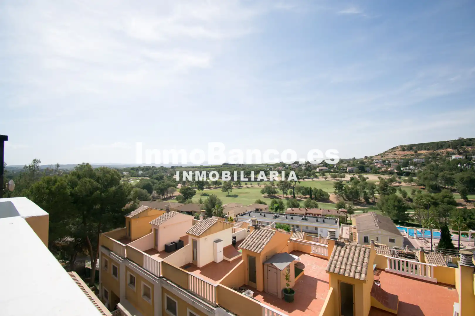 Vista exterior de Casa adosada de alquiler en Chiva con Aire acondicionado, Jardín privado y Terraza
