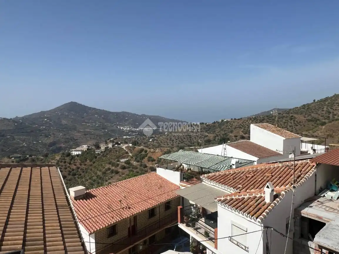 Vista exterior de Casa adosada en venta en Sayalonga