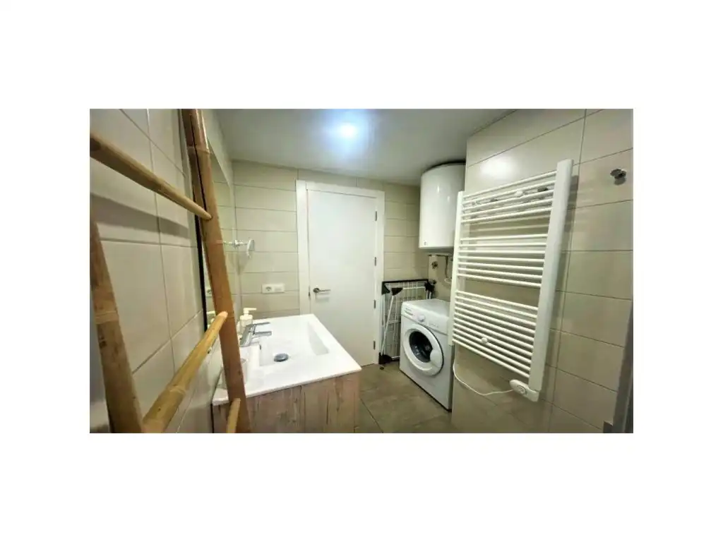 Flat with lift for sale in Calle De Merce Rodoreda 1, imagen 5