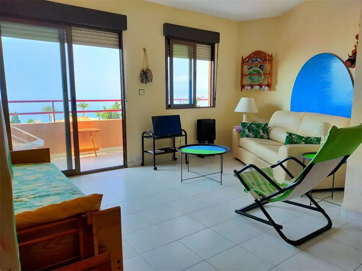 Sala d'estar de Apartament de lloguer en Mazarrón amb Aire condicionat i Moblat