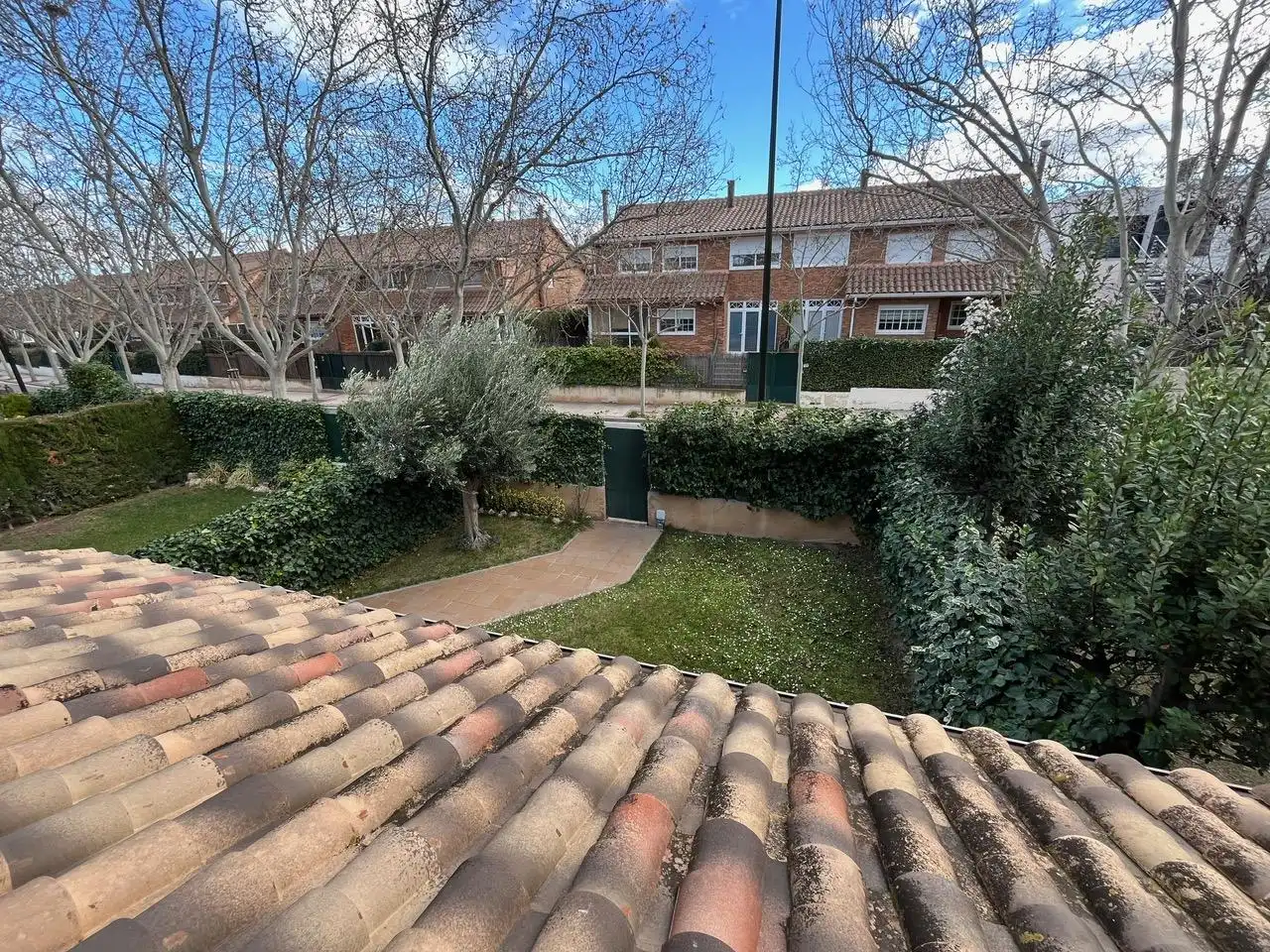 Vista exterior de Casa adosada en venta en Zaragoza con Aire acondicionado, Calefacción y Jardín privado