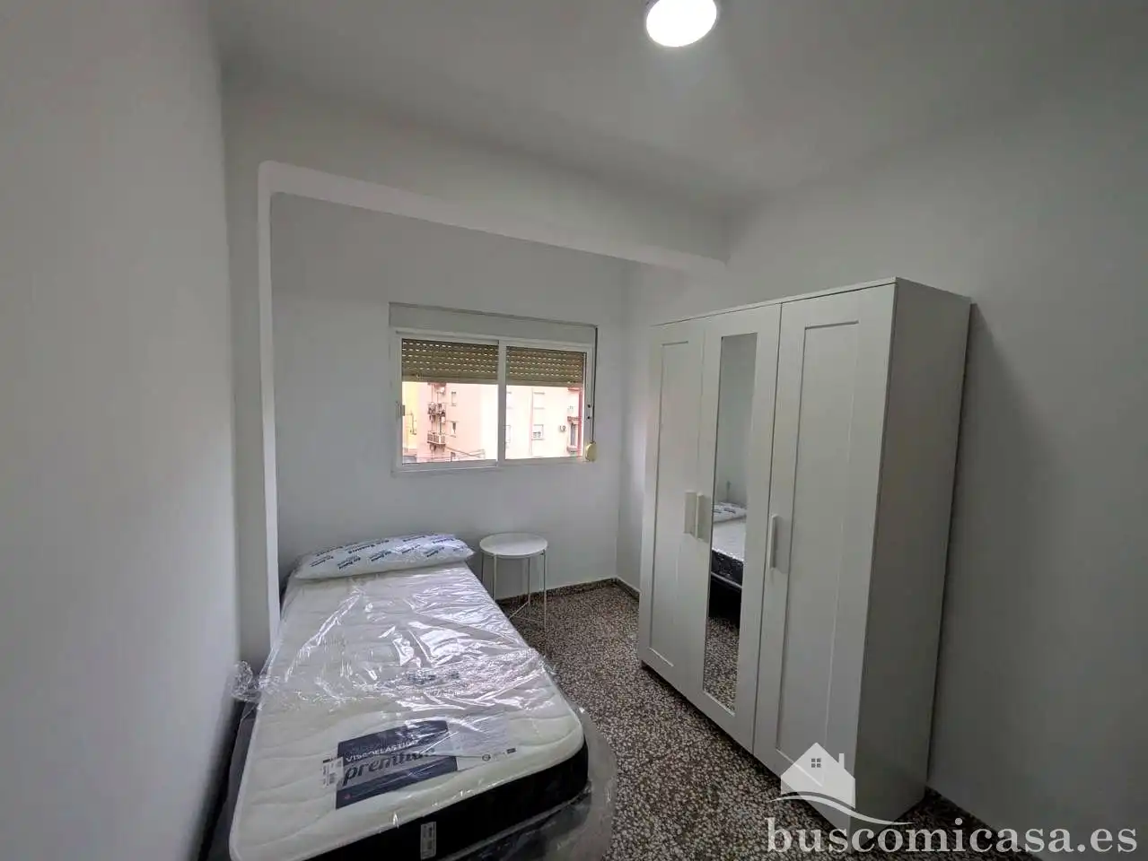 Habitación de Piso para compartir en Linares con Aire acondicionado y Amueblado