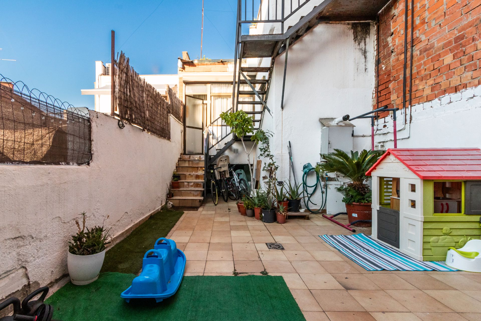 Garden of Single-family semi-detached for sale in Sabadell  with Air Conditioner, Heating and Parquet flooring