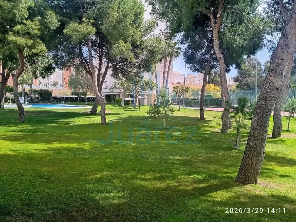 Jardín de Piso en venta en Alicante / Alacant con Aire acondicionado, Calefacción y Terraza