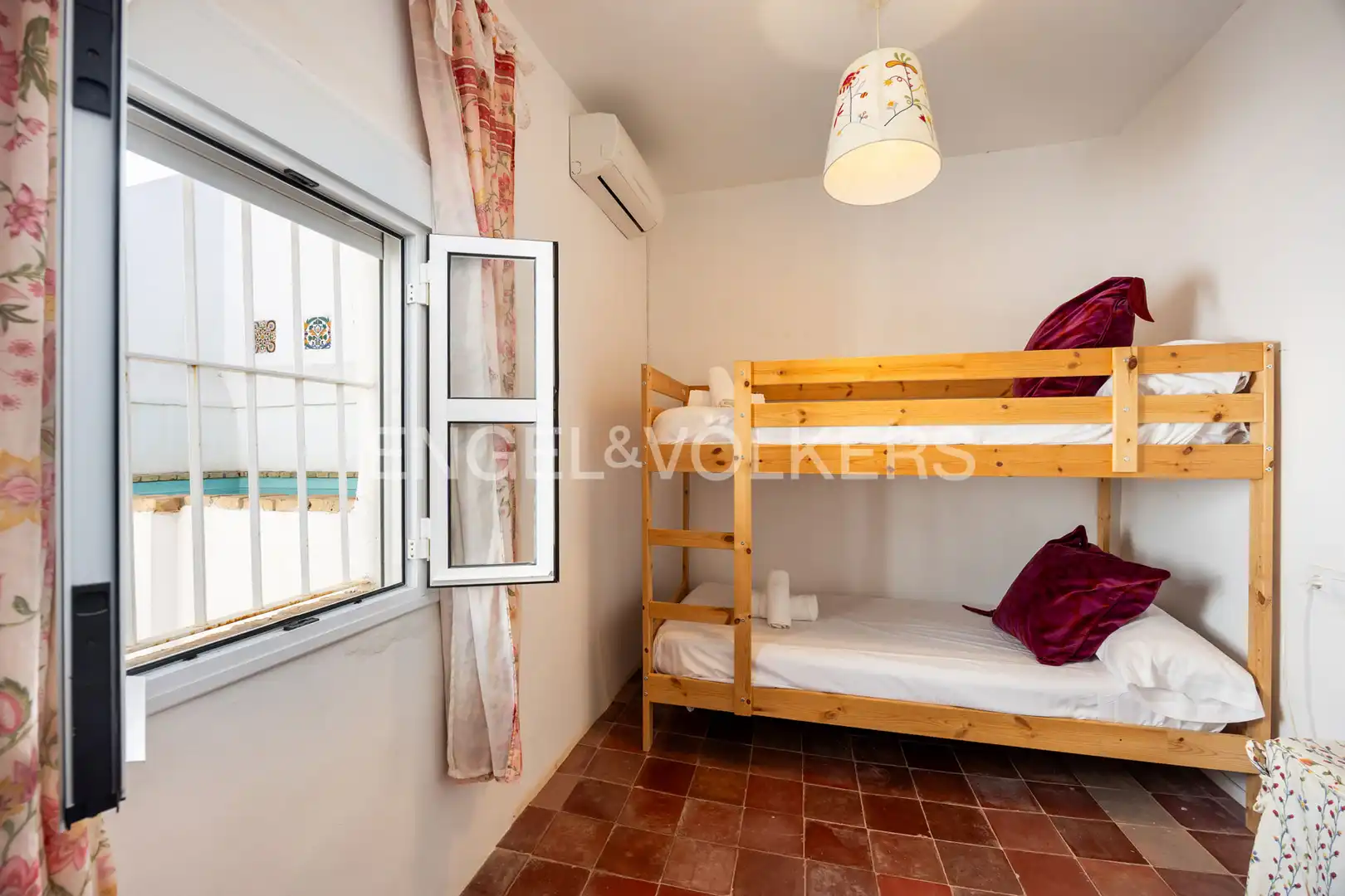 Habitación de Casa o chalet en venta en Sanlúcar de Barrameda con Aire acondicionado, Calefacción y Jardín privado