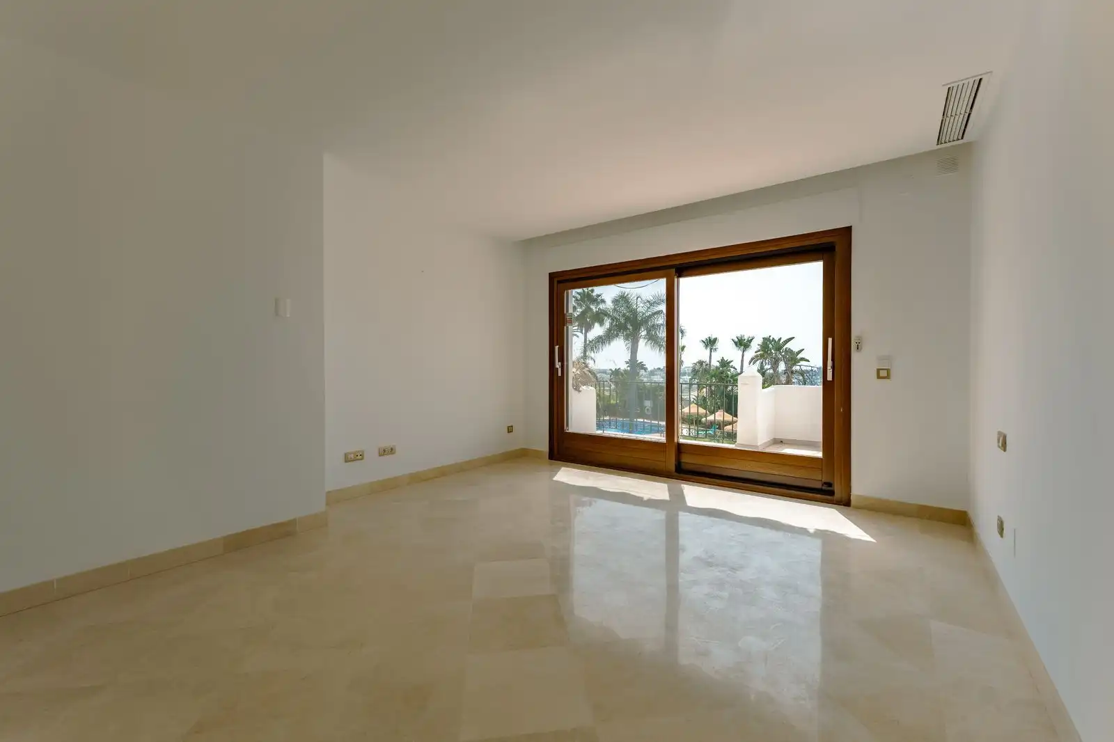 Reihenhaus mit Pool zum Verkauf in El Paraíso, imagen 24