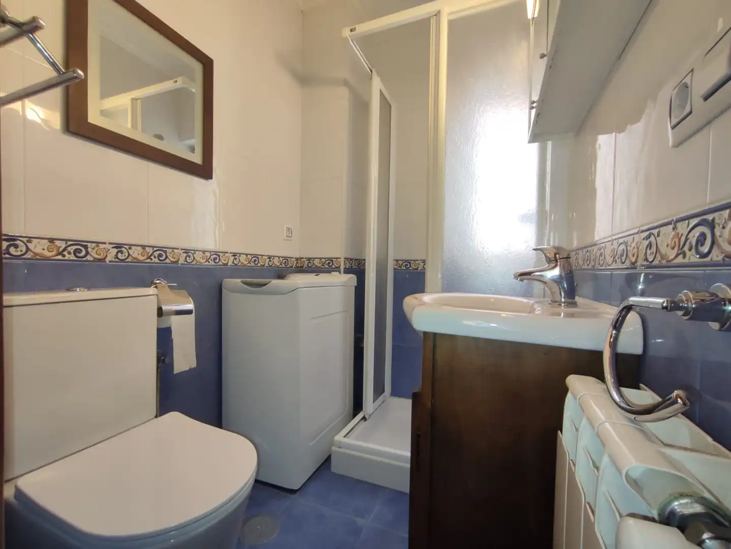 Baño de Piso de alquiler en Gijón  con Calefacción