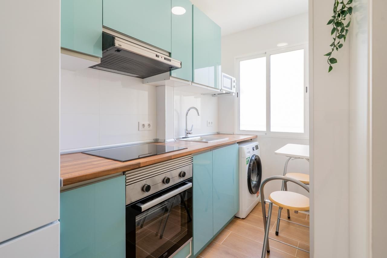 Kitchen of Flat to rent in  Valencia Capital  with Air Conditioner, Terrace and Furnished