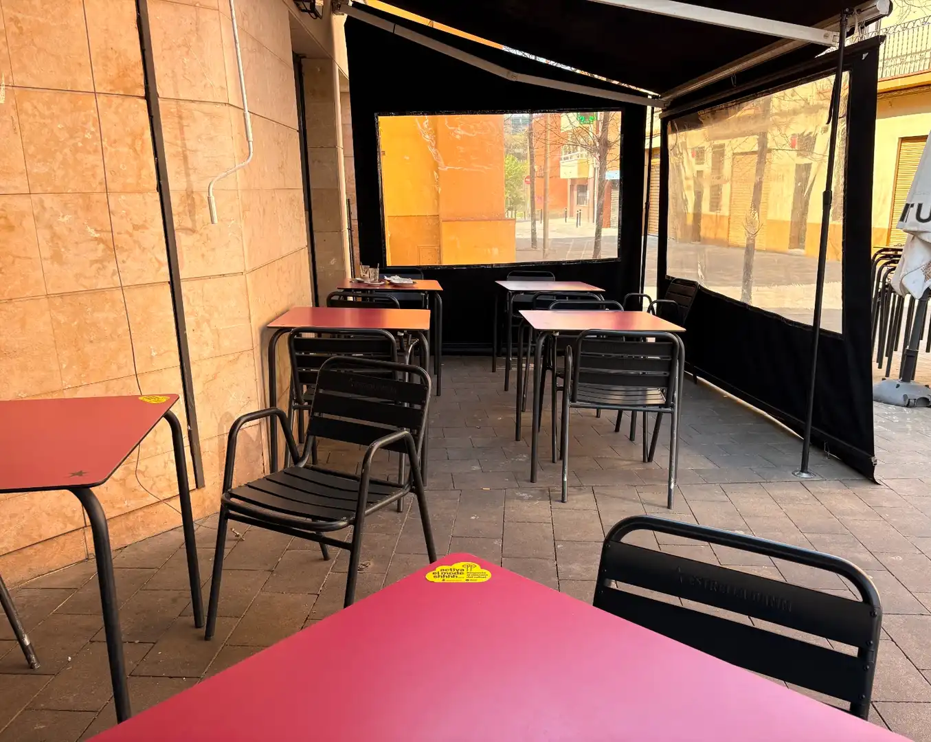 Terrace of Commercial properties for transfer in Rubí  with Air Conditioner, Terrace and Furnished