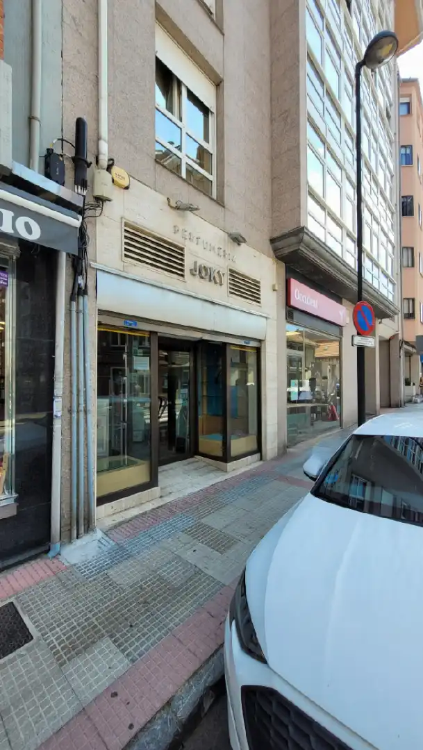 Local comercial en venda a Avenida Alcalde José Fernandín 26, imagen 3