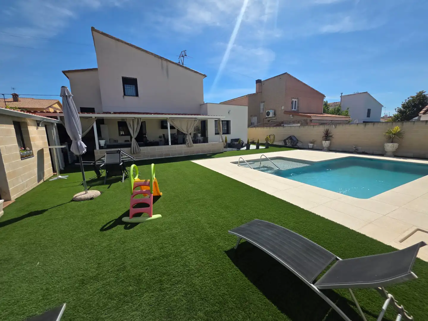 Swimming pool of Houses for sale in Griñón  with Air Conditioner, Heating and Private garden