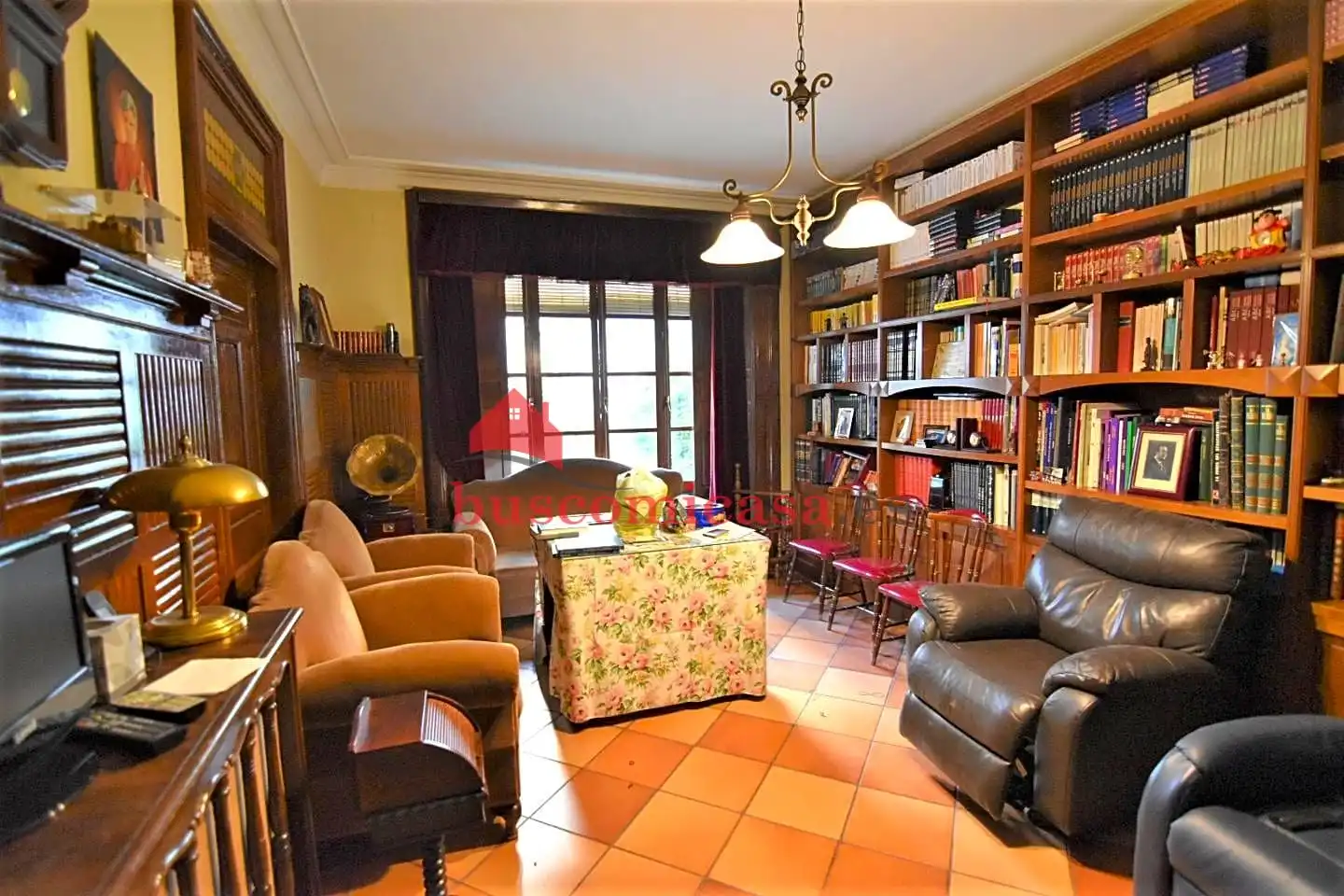 Sala de estar de Edificio en venta en Linares