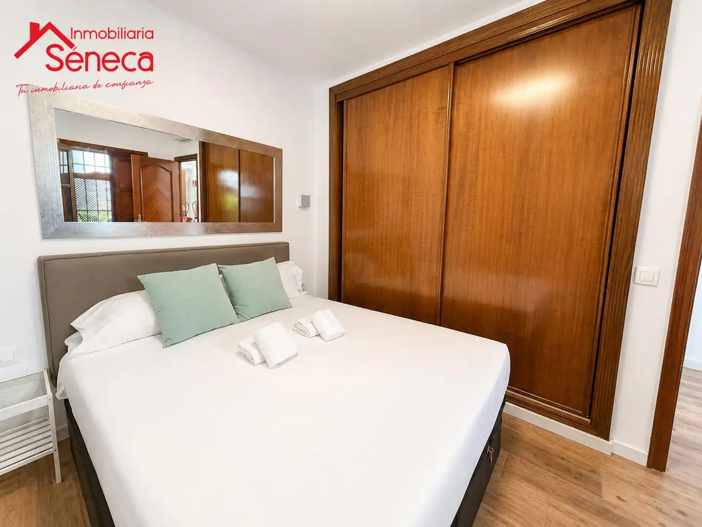 Bedroom of Flat for sale in Córdoba  with Air Conditioner and Furnished
